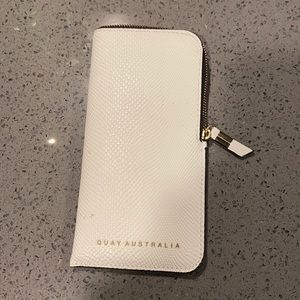 Quay Sunglasses Case